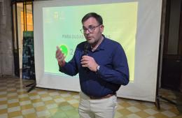 Rom&aacute;n Bouvier, en una reuni&oacute;n informativa: "Queremos que puedan comprar un terreno y so&ntilde;ar con su casa propia"