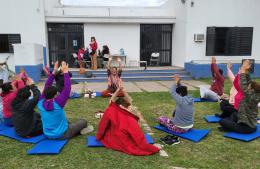 Gimnasia y meditación al aire libre