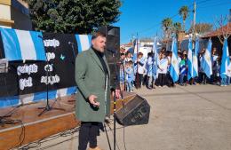 Celebración del Día de la Bandera en la Plaza Manuel Belgrano de Rafael Obligado