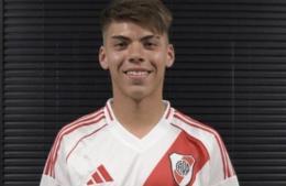 Gallardo sigue de cerca a Santiago Espíndola, la joya rojense que se graduó del secundario de River