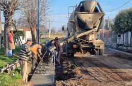 Avanza la construcción de cordón cuneta en Barrio España