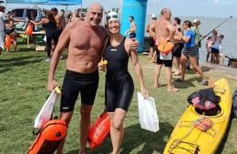 Representación rojense en el cruce de la Laguna de Gómez