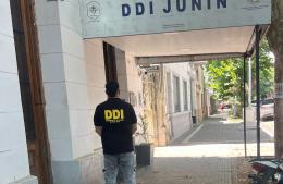 Un menor de 16 le arrojó una botella en la cabeza a otro de 15